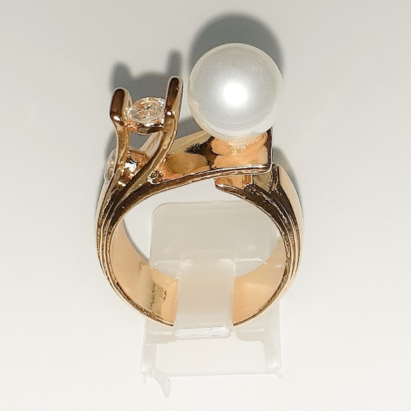 🎀18k White Pearl Ring - Picture 3 of 6